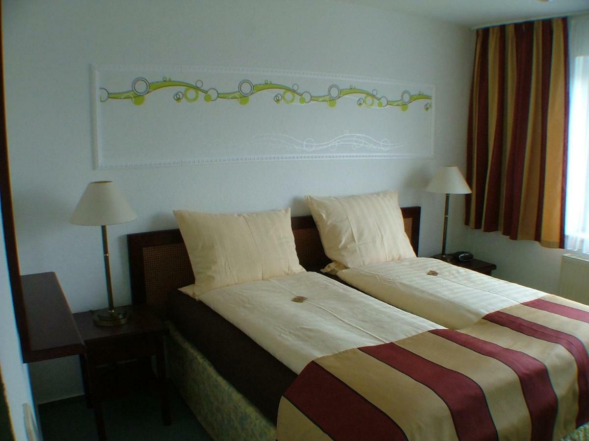 Hotel Garni Pension Zur Lutherstadt Lutherstadt Eisleben Kültér fotó
